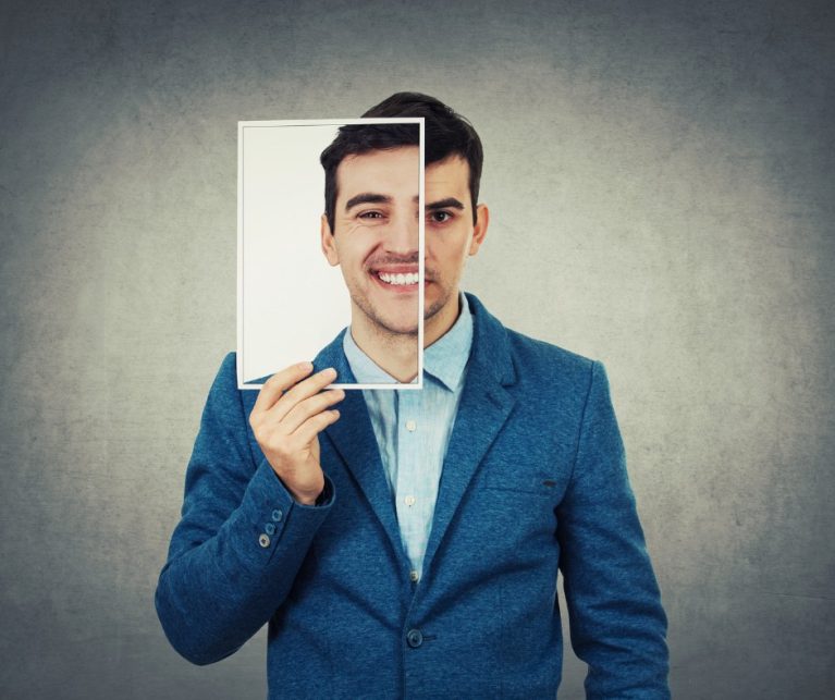 9 Signs Of A Fake Friend Greetingsit